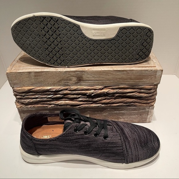 TOMS men’s shoes with laces - Picture 9 of 16